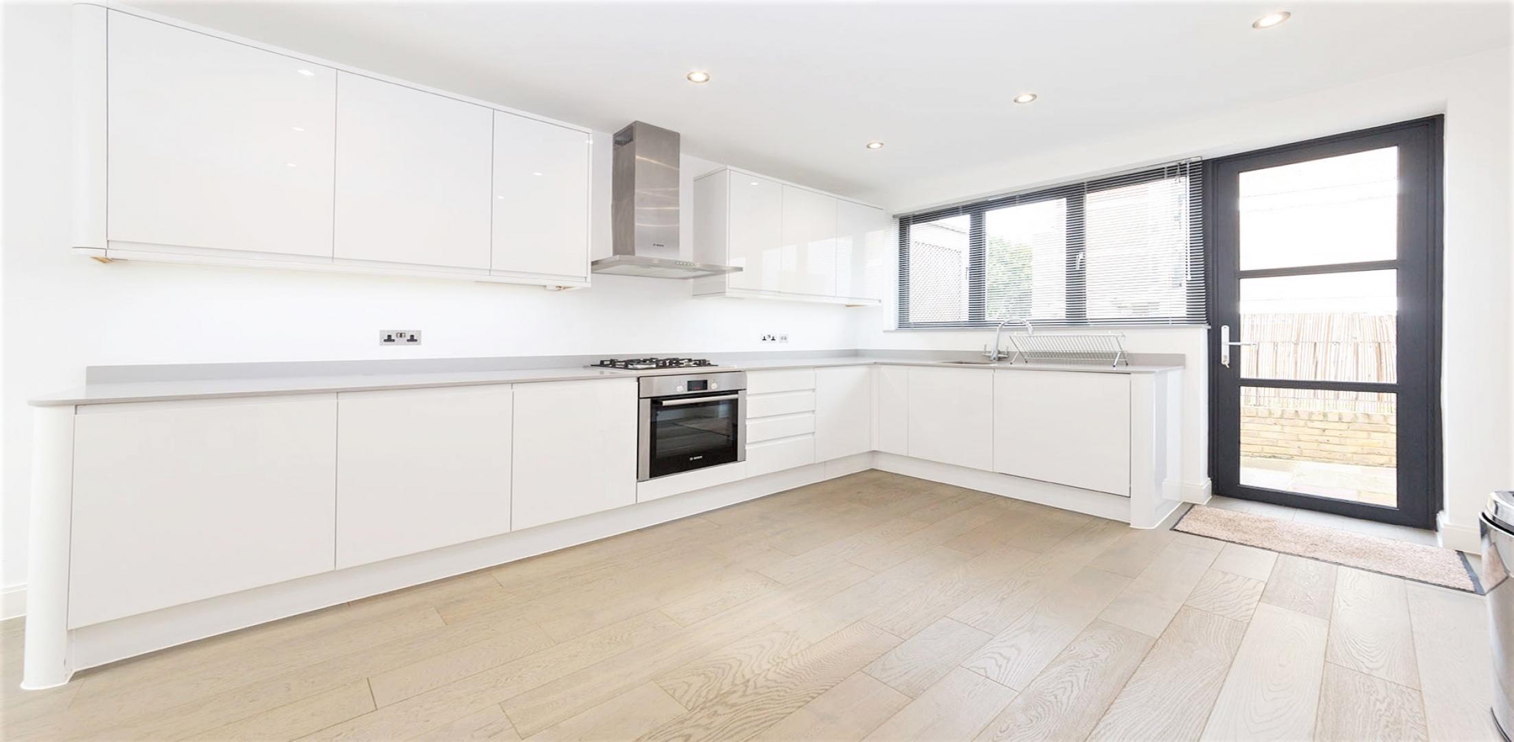 			2 Bedroom, 1 bath, 1 reception Apartment			 Davonshire Place , CHILDS HILL/GOLDERS GREEN